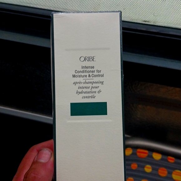 Oribe intense condition for moisture and control. - Picture 1 of 1